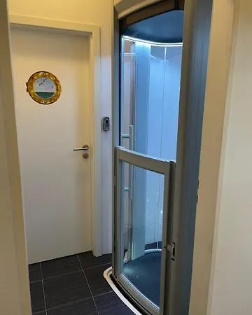 아파트 Strandgut *